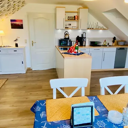 Gemuetliche Und Helle Dachgeschosswohnung Zwischen Nord- Und Ostsee *