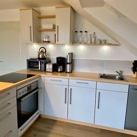 Gemuetliche Und Helle Dachgeschosswohnung Zwischen Nord- Und Ostsee *