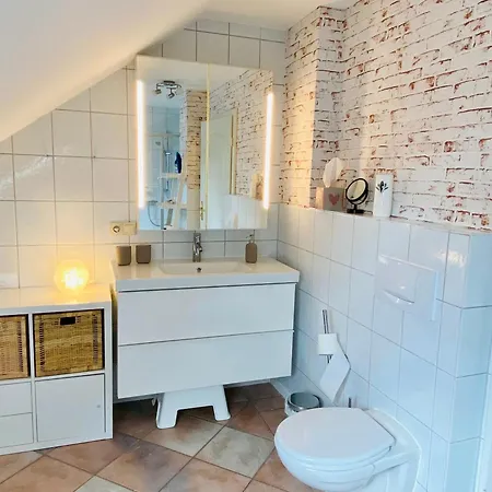 Gemuetliche Und Helle Dachgeschosswohnung Zwischen Nord- Und Ostsee Klixbüll