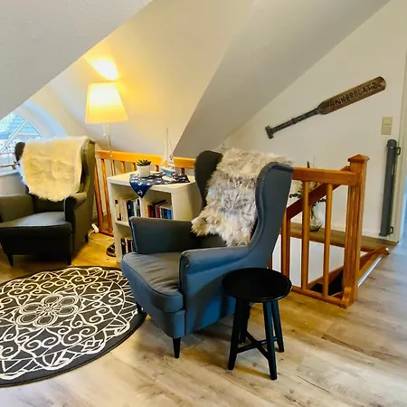 Gemuetliche Und Helle Dachgeschosswohnung Zwischen Nord- Und Ostsee * Klixbull