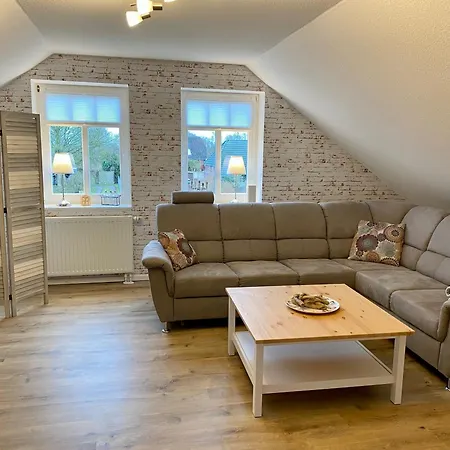 Gemuetliche Und Helle Dachgeschosswohnung Zwischen Nord- Und Ostsee Klixbüll
