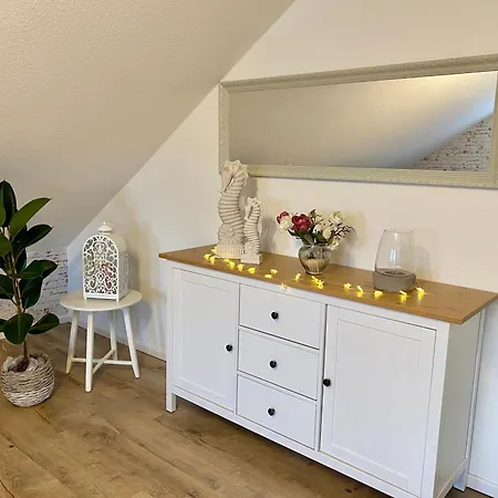 Apartment Gemuetliche Und Helle Dachgeschosswohnung Zwischen Nord- Und Ostsee *